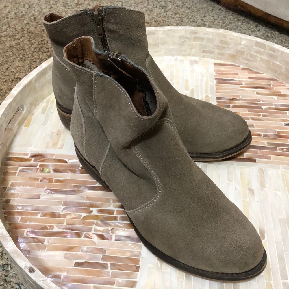 MTNG Suede Bootie